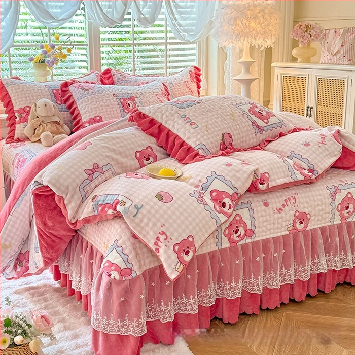 Lovos užtiesalos su nėrinių krašteliu, gėlių raštas, Milk Fleece, siūta, reaktyvus spausdinimas, keturių dalių komplektas