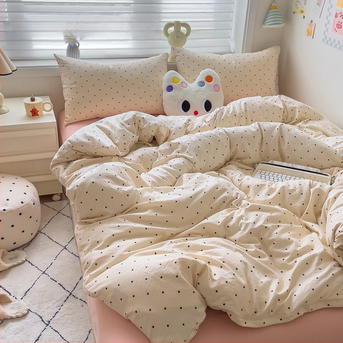 Megzti medvilniniai patalynės komplektas, keturių dalių — reakcijos spausdinimas, animacinių personažų ir augalų žiedų raštai, tinkamas visiems metų laikams