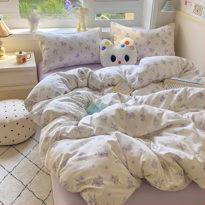 Megzti medvilniniai patalynės komplektas, keturių dalių — reakcijos spausdinimas, animacinių personažų ir augalų žiedų raštai, tinkamas visiems metų laikams