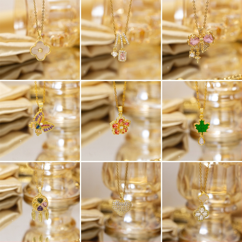 Titano plieno kaklo vėrinys su keturių lapų dobilu pakabuku, varinis įdėtas su cirkoniais, mikro įtvirtinimas, grandinėlė Flash o chain