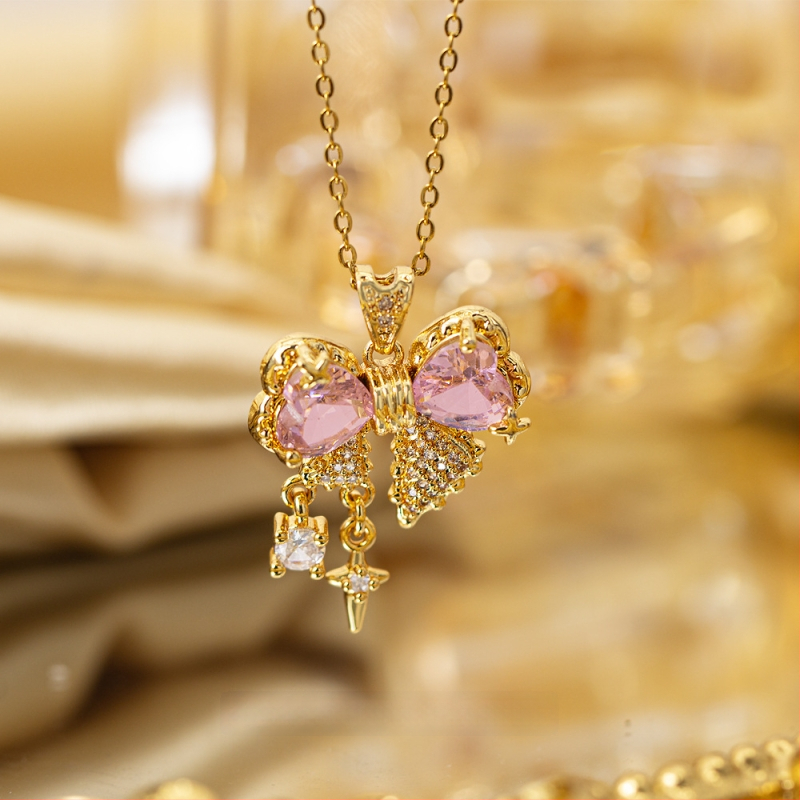 Titano plieno kaklo vėrinys su keturių lapų dobilu pakabuku, varinis įdėtas su cirkoniais, mikro įtvirtinimas, grandinėlė Flash o chain