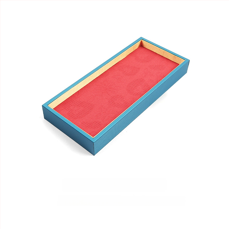 Üheosaline juveelide näitamiplokk PU nahast, PU naha korpuse ja tikitud brokaatkanga, ühe kihiline, kunstiline stiil, õmblustehnika