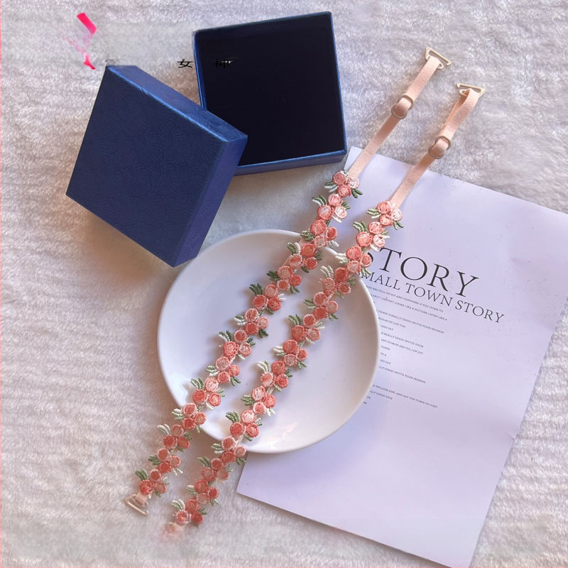 Κεντημένο δαντελένιο φόρεμα-slip με λεπτές τιράντες, νάιλον, διαφανείς λεπτομέρειες, άνοιξη 2024