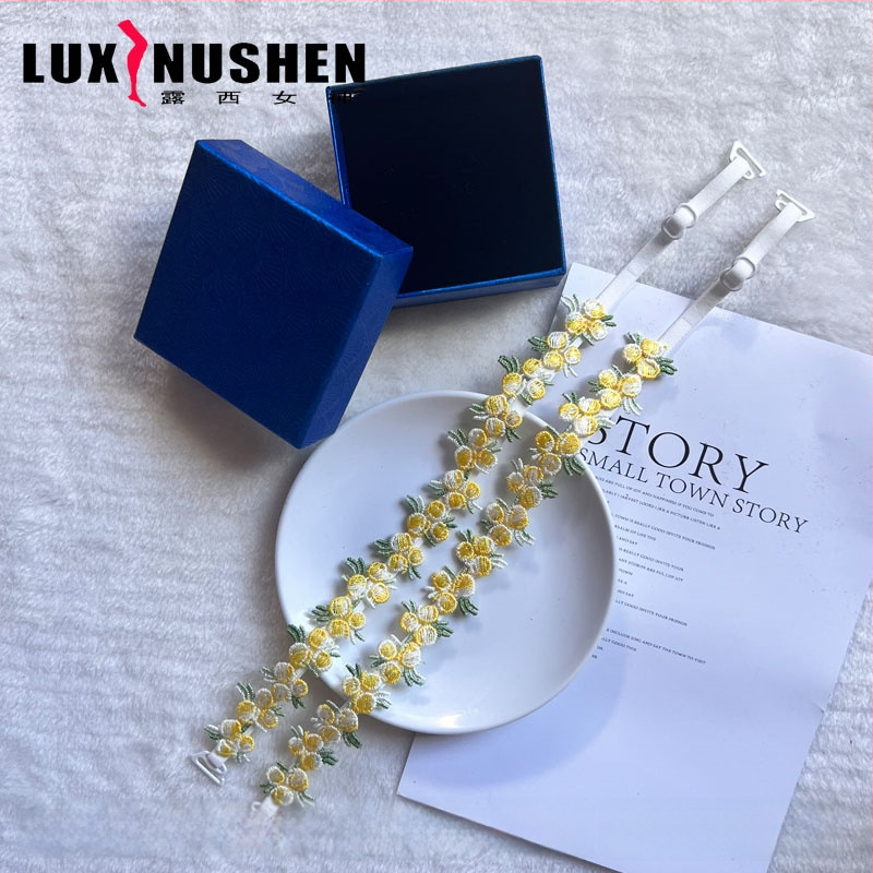 Κεντημένο δαντελένιο φόρεμα-slip με λεπτές τιράντες, νάιλον, διαφανείς λεπτομέρειες, άνοιξη 2024