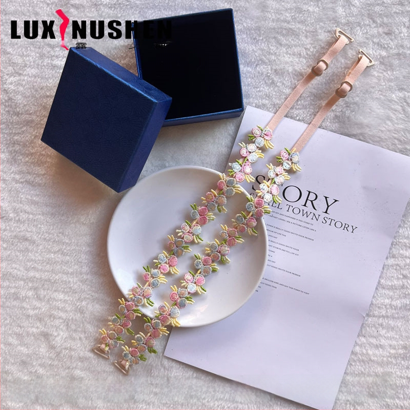 Κεντημένο δαντελένιο φόρεμα-slip με λεπτές τιράντες, νάιλον, διαφανείς λεπτομέρειες, άνοιξη 2024