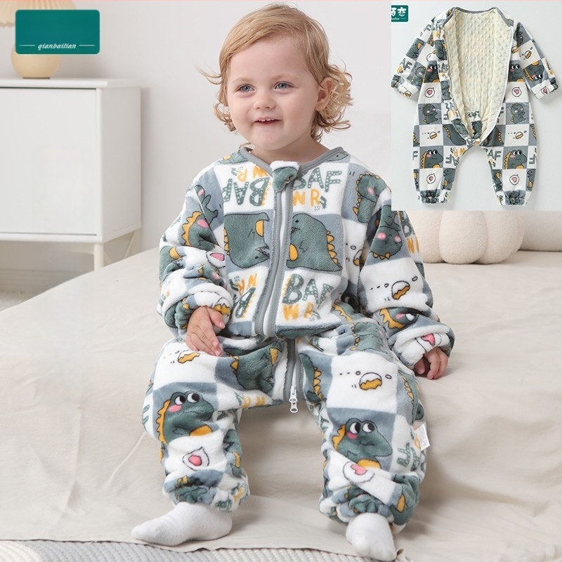 Kūdikio miego maišelis - velūro audinys, vidinė danga velūras, poliesterio užpildas, išsiuvinėtas raštas, žiemai