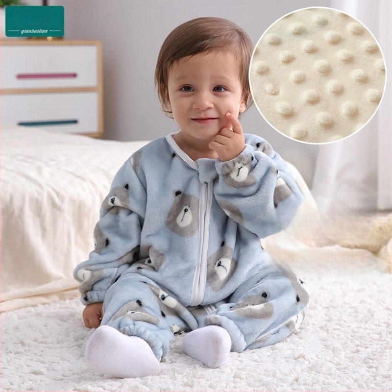 Kūdikio miego maišelis - velūro audinys, vidinė danga velūras, poliesterio užpildas, išsiuvinėtas raštas, žiemai