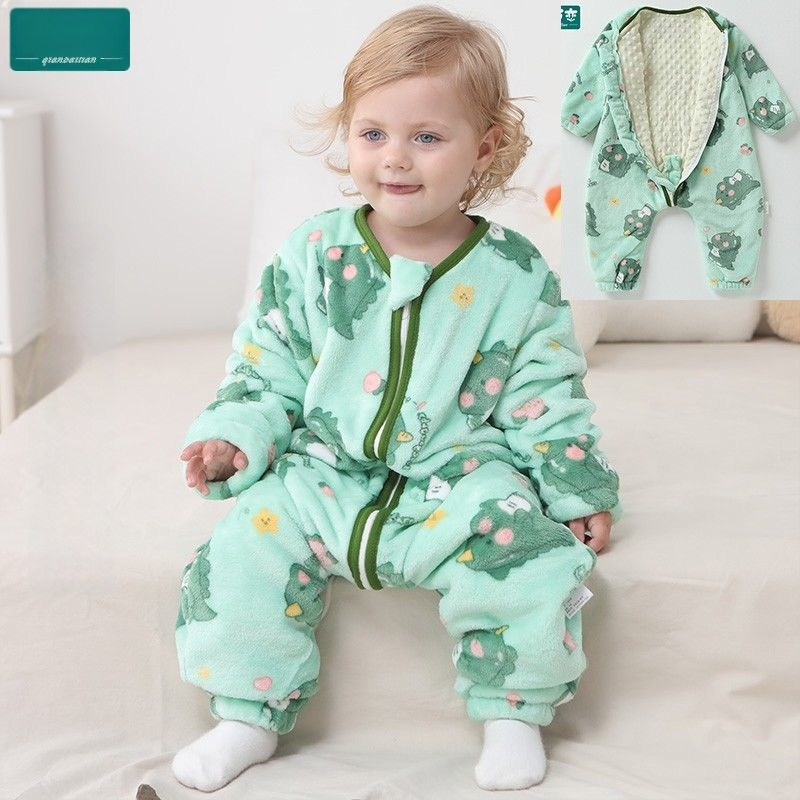 Kūdikio miego maišelis - velūro audinys, vidinė danga velūras, poliesterio užpildas, išsiuvinėtas raštas, žiemai