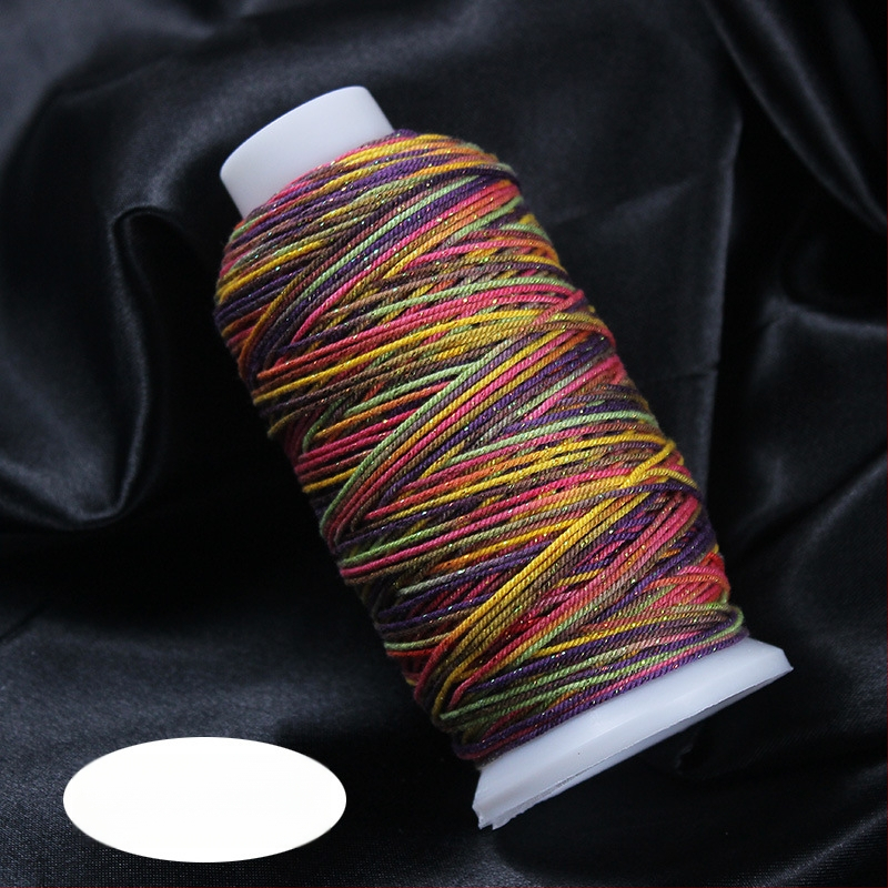 Gradientiškai dažytas medvilninis siūlas su auksine siūle, rankomis mezgta DIY papuošalų virvė (Medžiaga: medvilninis siūlas + poliesteris + auksinė siūlė; Apdorojimo technologija: rankų mezgimas; Kilmė: Jinhua; Stilius: originalus dizainas)