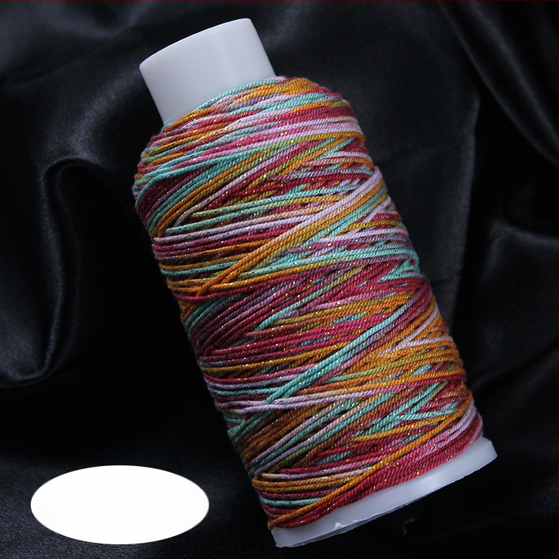 Gradientiškai dažytas medvilninis siūlas su auksine siūle, rankomis mezgta DIY papuošalų virvė (Medžiaga: medvilninis siūlas + poliesteris + auksinė siūlė; Apdorojimo technologija: rankų mezgimas; Kilmė: Jinhua; Stilius: originalus dizainas)