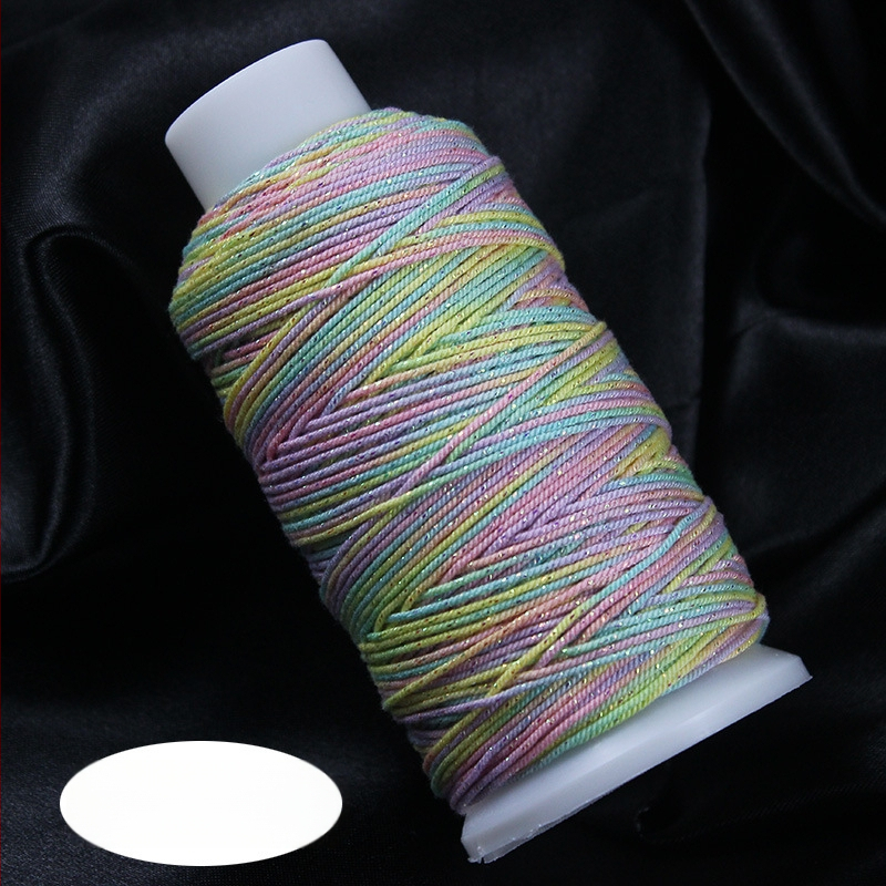 Gradientiškai dažytas medvilninis siūlas su auksine siūle, rankomis mezgta DIY papuošalų virvė (Medžiaga: medvilninis siūlas + poliesteris + auksinė siūlė; Apdorojimo technologija: rankų mezgimas; Kilmė: Jinhua; Stilius: originalus dizainas)