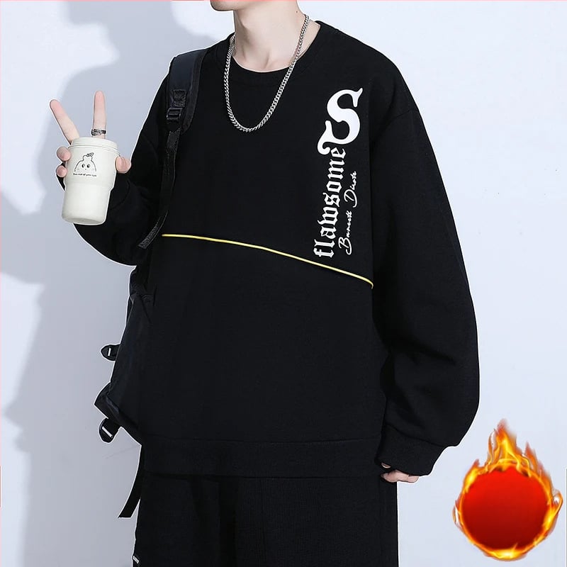 Megztinis su animaciniu piešiniu, medvilnės/polesterio mišinio (63% medvilnė, 37% poliesteris), apvali kaklo linija, ilgos rankovės, aptemptas kirpimas, tinkamas visiems metų laikams.