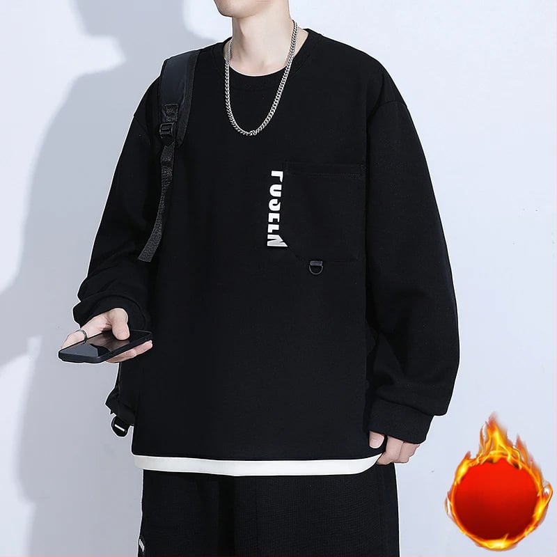 Megztinis su animaciniu piešiniu, medvilnės/polesterio mišinio (63% medvilnė, 37% poliesteris), apvali kaklo linija, ilgos rankovės, aptemptas kirpimas, tinkamas visiems metų laikams.