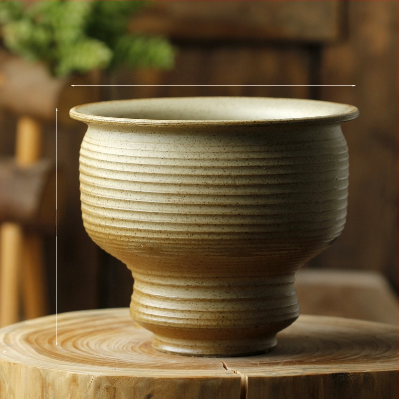 Keramikas ziedu pods, uz grīdas, vienkāršs stils, mājas dārzkopība