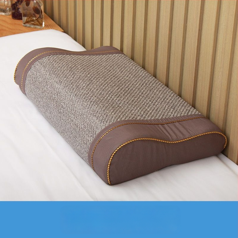 Medvilninis pagalvių užvalkalas, paprasto audimo (plokščio pynimo) audinys, reaktyvus dažymas, šiuolaikiškas minimalistinis stilius.