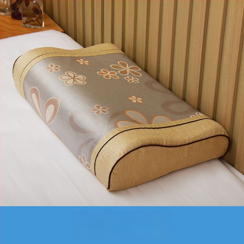 Medvilninis pagalvių užvalkalas, paprasto audimo (plokščio pynimo) audinys, reaktyvus dažymas, šiuolaikiškas minimalistinis stilius.