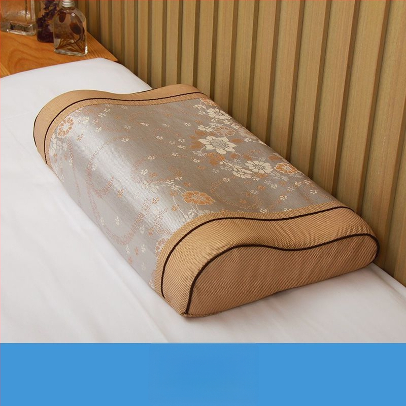 Medvilninis pagalvių užvalkalas, paprasto audimo (plokščio pynimo) audinys, reaktyvus dažymas, šiuolaikiškas minimalistinis stilius.