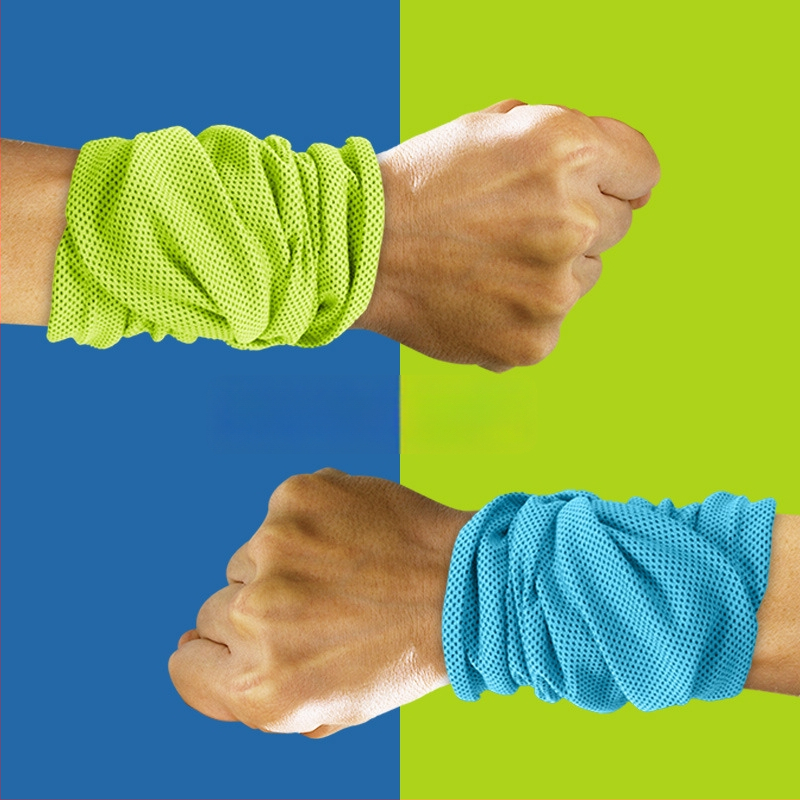 Sportinis riešo rankšluostis, poliesteris, siuvami kraštai, 145 g, greitas atvėsinimas ir džiovinimas, prakaito sugėrimas 0-5 s