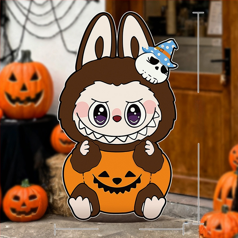 Helovyno scenos fonas su moliūgų tema, dekoracijos parduotuvės ar baro įėjimui – nuotraukų rekvizitai, medžiaga: šilko gėlės