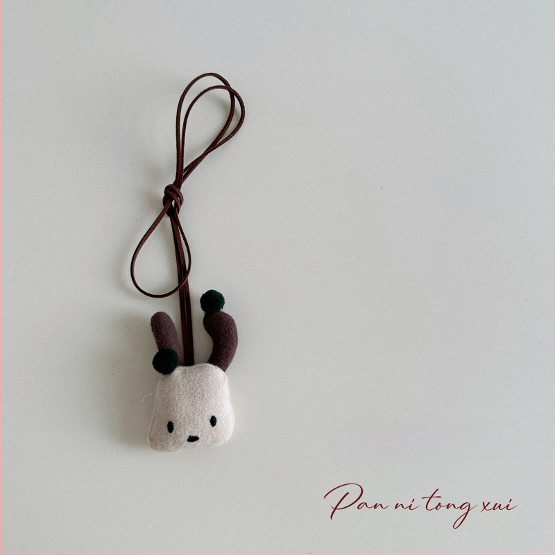 Bērnu kaklarota - rokām darināta, kokvilnas materiāls, karikatūras figūriņa ar 11 cm pagarināšanas ķēdi