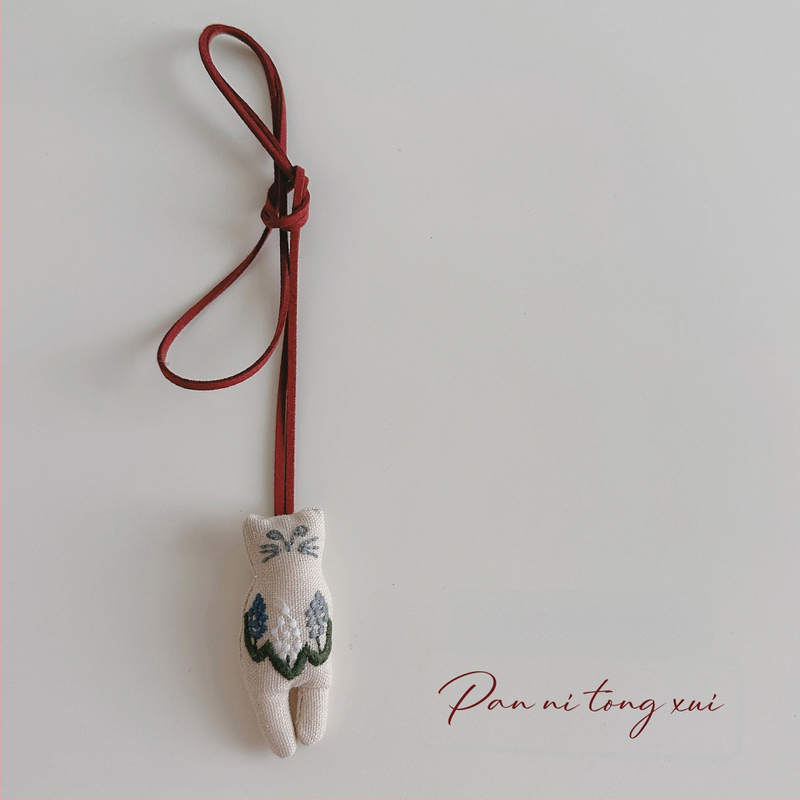 Bērnu kaklarota - rokām darināta, kokvilnas materiāls, karikatūras figūriņa ar 11 cm pagarināšanas ķēdi