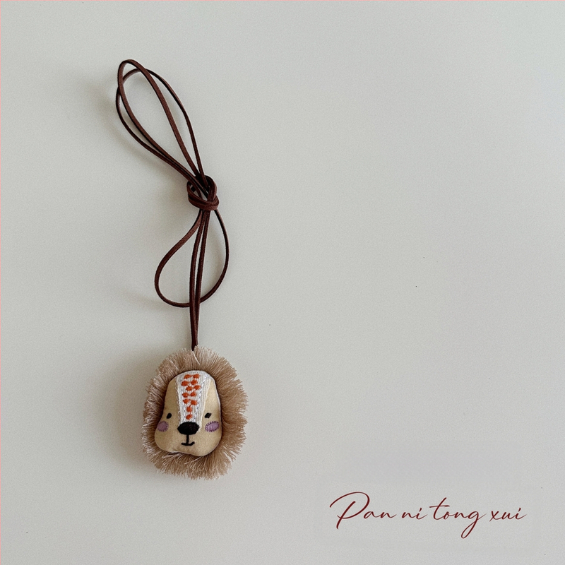 Bērnu kaklarota - rokām darināta, kokvilnas materiāls, karikatūras figūriņa ar 11 cm pagarināšanas ķēdi