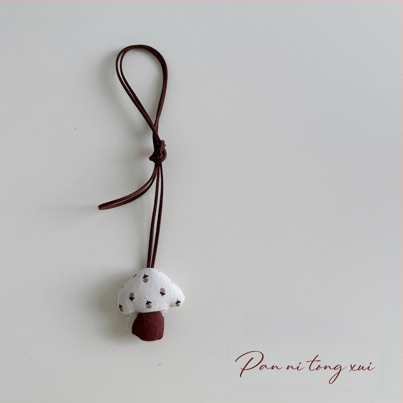 Bērnu kaklarota - rokām darināta, kokvilnas materiāls, karikatūras figūriņa ar 11 cm pagarināšanas ķēdi