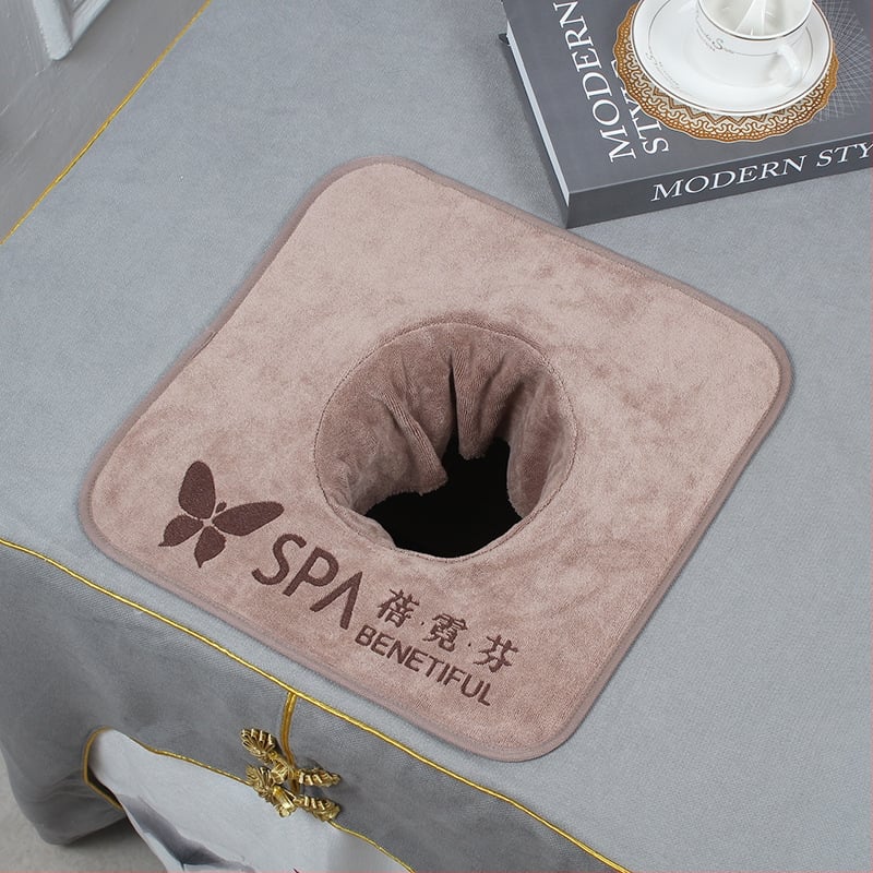 Masažo stalo rankšluostis su skylute, mikropluoštas 100D, svoris virš 200 g, siuvimas, pritaikymas