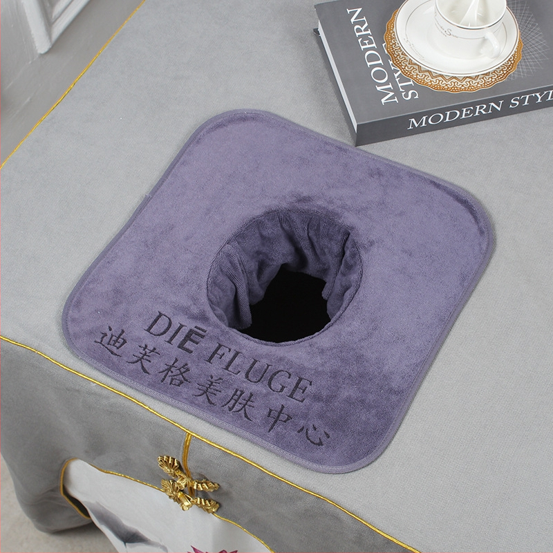 Masažo stalo rankšluostis su skylute, mikropluoštas 100D, svoris virš 200 g, siuvimas, pritaikymas