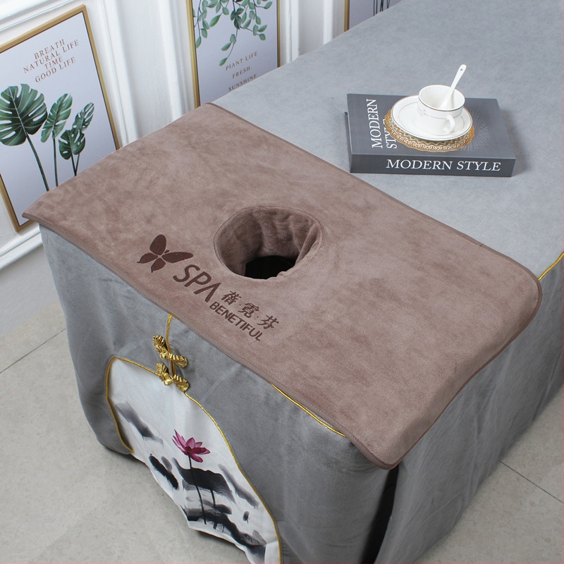 Masažo stalo rankšluostis su skylute, mikropluoštas 100D, svoris virš 200 g, siuvimas, pritaikymas