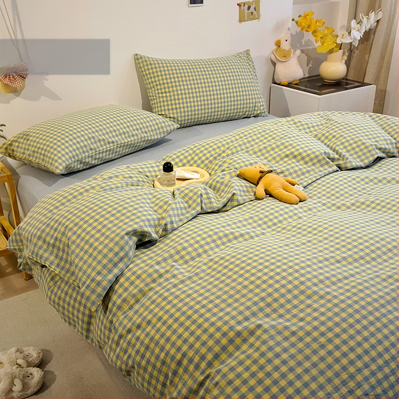 Keturių dalių patalynės komplektas iš 100% medvilnės, siūliniu dažymu, išplautas, languotas raštas