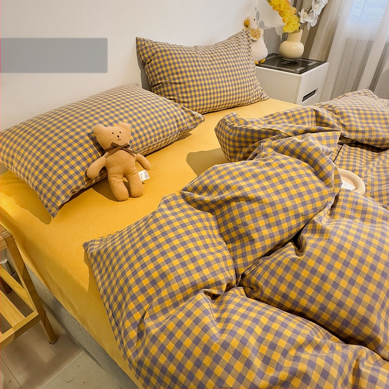 Keturių dalių patalynės komplektas iš 100% medvilnės, siūliniu dažymu, išplautas, languotas raštas