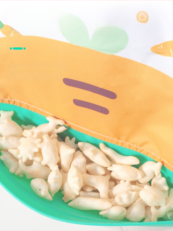 Kūdikių seilinukas – vandeniui atsparus, maisto kokybės silikonas, poliesterio audinys, karikatūrų raštas, tinkamas kūdikiams ir mažiems vaikams (0–3 metų)