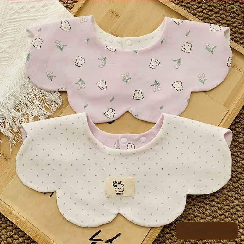 Medvilninė seilinė kūdikiams ir mažiems vaikams (1–3 metų) – dvipusis gėlių raštas, sugerianti