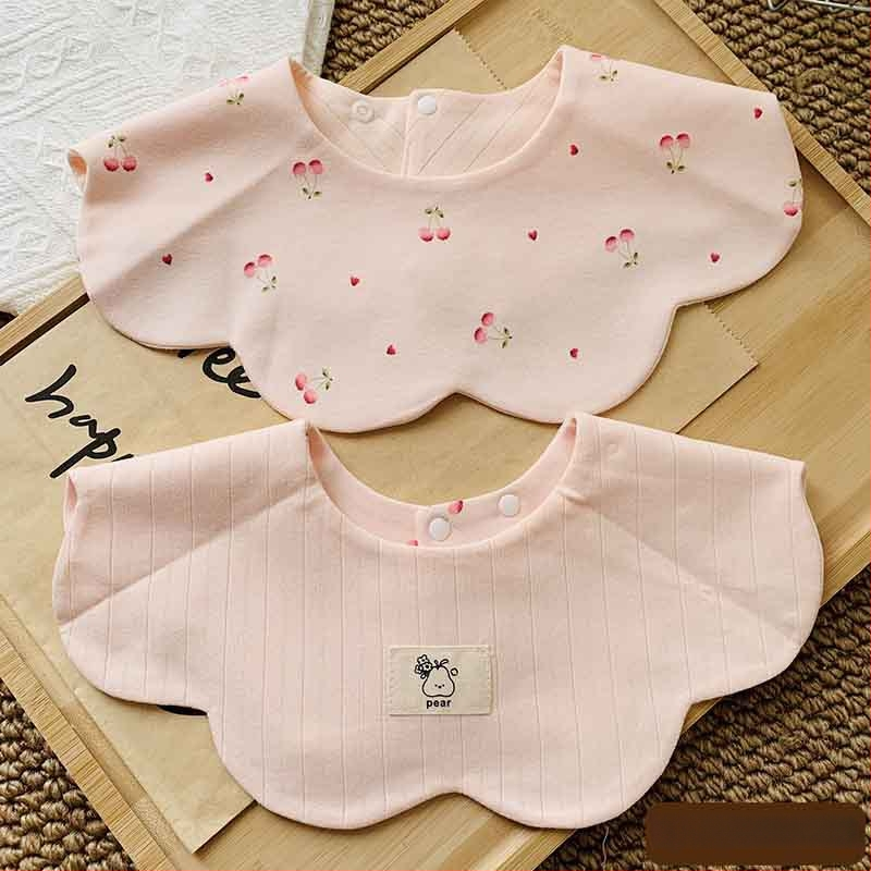 Medvilninė seilinė kūdikiams ir mažiems vaikams (1–3 metų) – dvipusis gėlių raštas, sugerianti