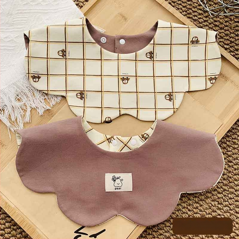 Medvilninė seilinė kūdikiams ir mažiems vaikams (1–3 metų) – dvipusis gėlių raštas, sugerianti