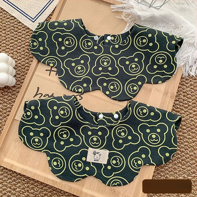 Medvilninė seilinė kūdikiams ir mažiems vaikams (1–3 metų) – dvipusis gėlių raštas, sugerianti