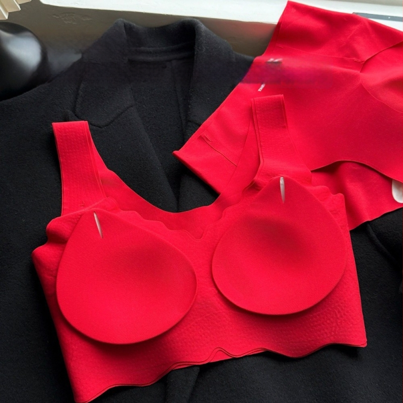 Moterų apatinių komplektas liemenėlio stiliaus, nailonas, 3/4 puodeliai, ploni formuojantys puodeliai, push-up efektas krūtinės formavimui, su krūties pagalvėlėmis
