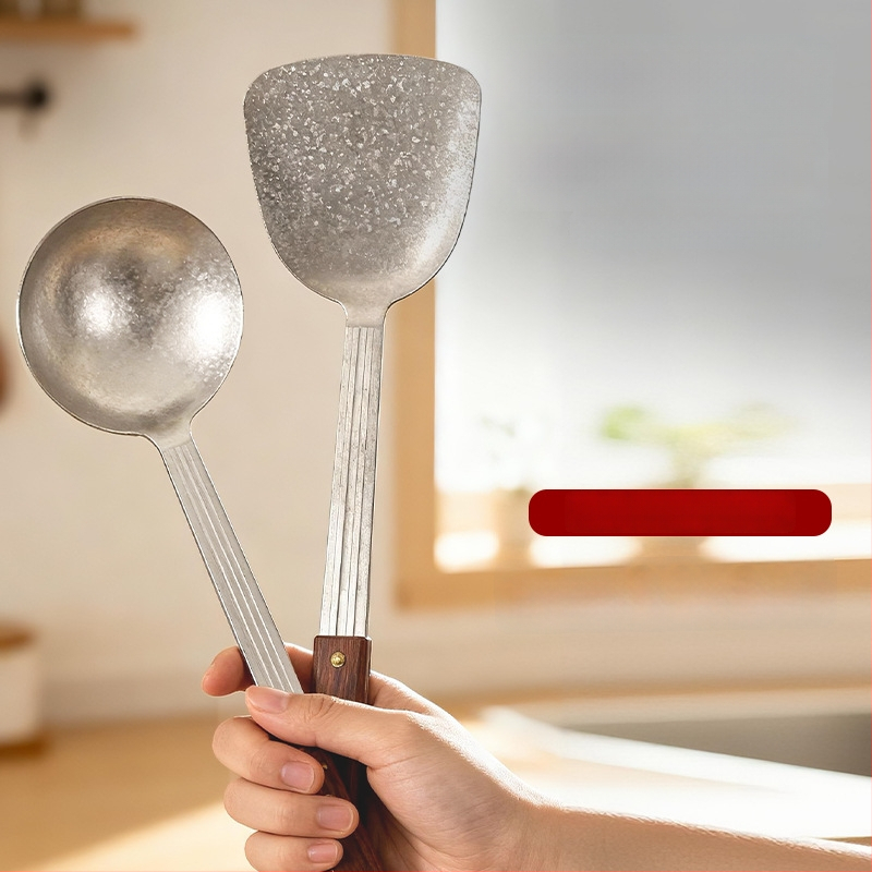 Puhast titaniumi lusikas ja spaatli komplekt roosipuu käepidemega, põletuste vastane disain, kahekohaline kerge köögitarvete komplekt