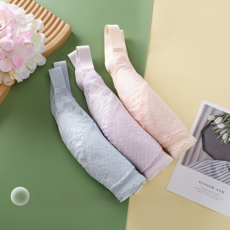 Sutien za dojenje velikih grudi, najlonska tkanina; tanke oblikovane košarice; fiksni naramenice; stražnje zatvaranje s četiri reda kukica; funkcija dojenja.