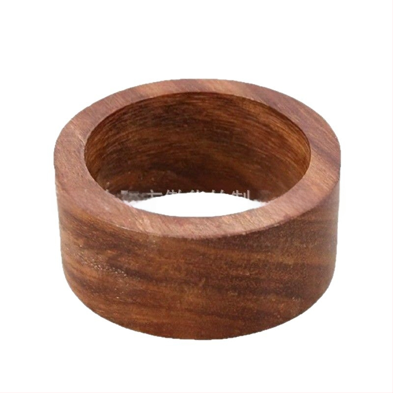 Puidust salvrätiku rõngas, kaasaegne lihtne stiil, viimistlus värvi või õliga, kohandatav pakend, logotüübi trükk