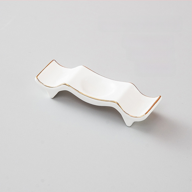 Portselanist söögipulgade hoidja ja lusika aluse hoidja, kahekordne kasutus, glasuuritud pind, hotellide laua dekoratsioon