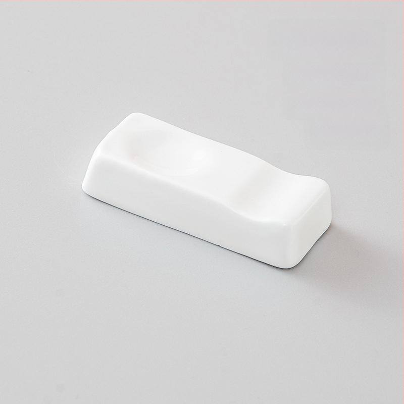 Portselanist söögipulgade hoidja ja lusika aluse hoidja, kahekordne kasutus, glasuuritud pind, hotellide laua dekoratsioon