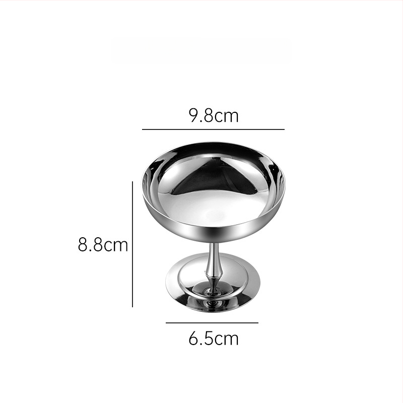 Roostevabast terasest magustoidukausid hotellilauale, peegelpolijst viimistlus, kerge luksus stiil