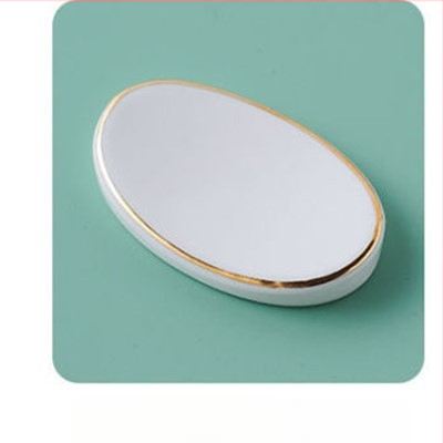 Portselanist vardake ja lusikate hoidik hotellilauadele — kauluportselan, glasuurpind, kerge luksus stiil, kohandatav logoga