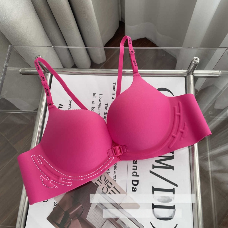 Priekinio užsegimo liemenėlė iš nailono, push-up ir šoninių krūtų suspaudimas, be vielos, kaušelio forma: plonas viršus, storesnis apačia