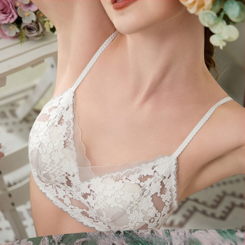 Mezgline trikampio formos liemenėlė su atvira nugara, ultra ploni formuoti puodeliai, be kablys, medvilnės įdėklas