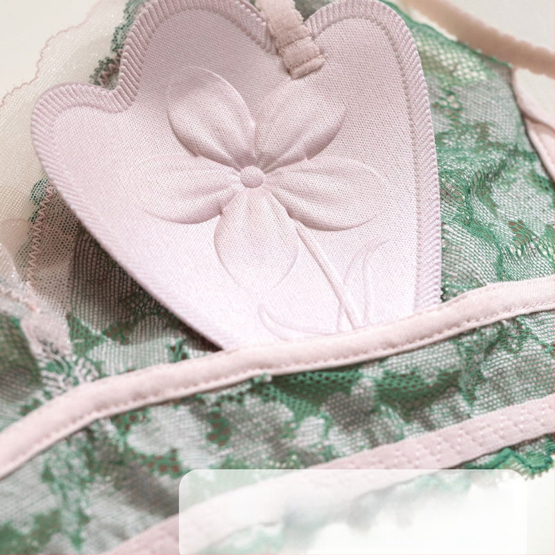 Mezgline trikampio formos liemenėlė su atvira nugara, ultra ploni formuoti puodeliai, be kablys, medvilnės įdėklas