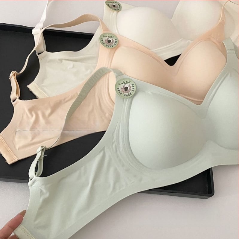 Bešveidė liemenėlė dideliems dydžiams, 3/4 puodelio forma, plonas formavimas, fiksuoti dirželiai, nugaros trijų eilių užsegimas