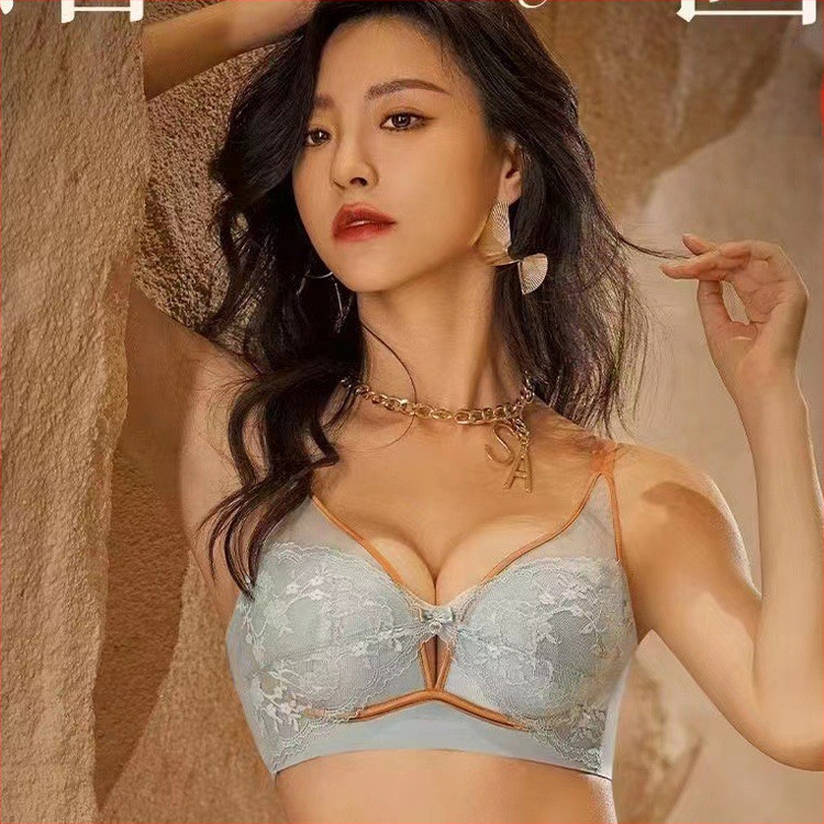 6613 Бюстие с дантела и мрежа, чашка 3/4, модел с тънък горен и по-дълбок долен контур, фиксирани двойни презрамки, задно закопчаване с три реда куки